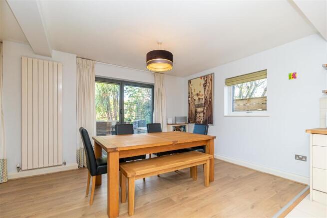 Open Plan Dining Kitchen / Family Room