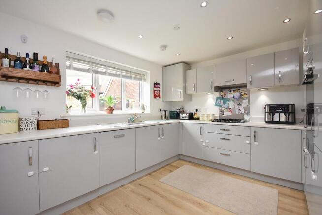 3 Flat Holm Close, Sully, CF64 5WJ photo 4