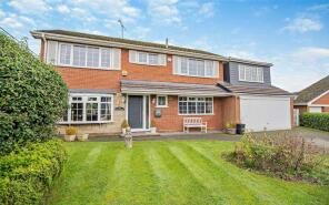 5, Fir Tree Close, Coppenhall ST18 9BZ