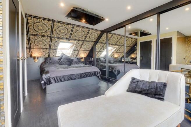 Principal Loft Bedroom