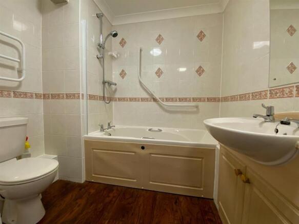 Bathroom.jpg