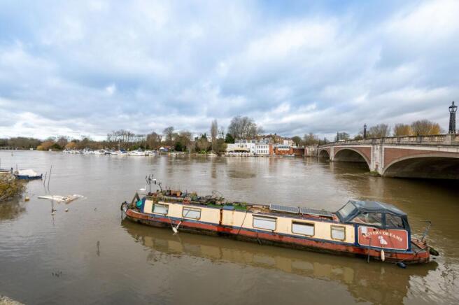 Bridge Road, Hampton Court, East Molesey, KT8 photo 4