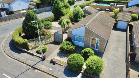 Abbots Close, Worle - LARGE CORNER PLOT & POTENTIAL