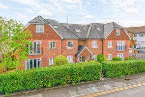 3, 2 6 Weylands Court, Corrie Road, Addlestone KT15 2HT