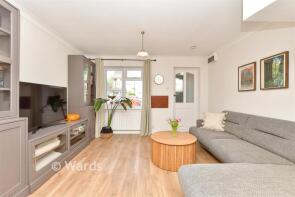 4, Mount Field, Queenborough ME11 5DB