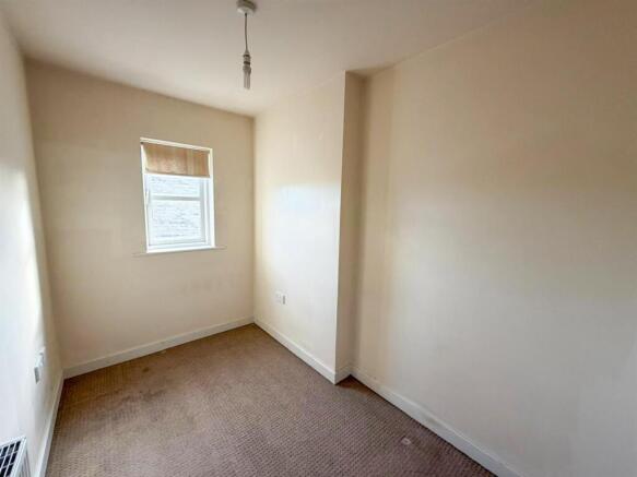 3 bed Terraced for sale Image 12