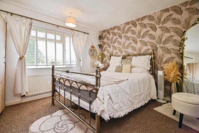 3 bed Terraced for sale Image 11