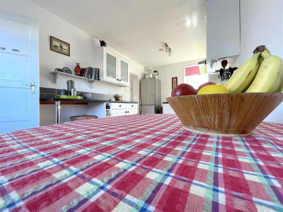 Kitchen:Dining Room (7).jpeg