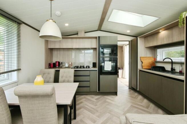 2 bed Lodge for sale Image 6
