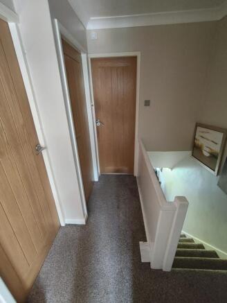 5 bed Semi-Detached for sale Image 10