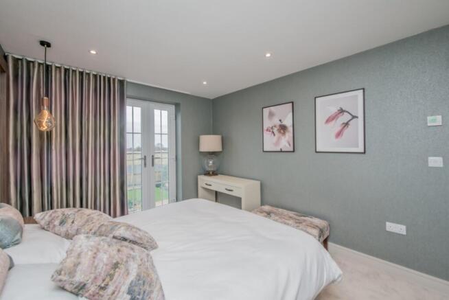2 bed Flat for sale Image 11
