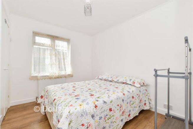 Hereward Green, Loughton, Essex photo 4