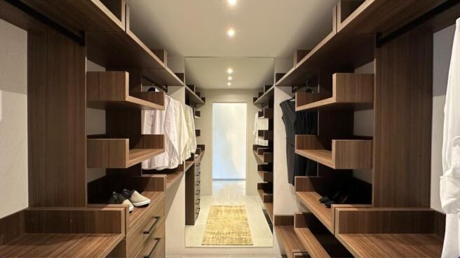 AEC5E3F8-4A14-4240-B