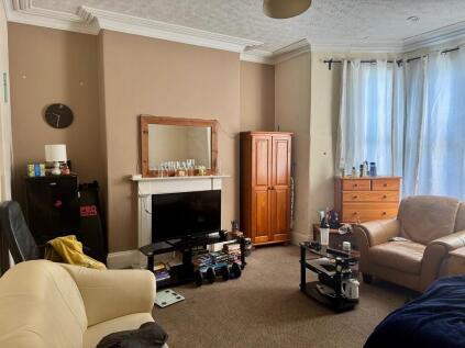 Ilbert Street, Stonehouse. 5 letting room HMO Investment property.