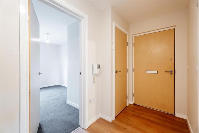 Entrance-09.jpg