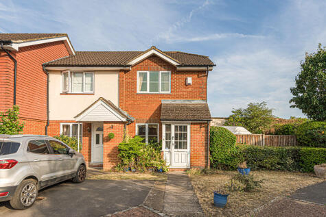 Sullivans Reach, Walton-On-Thames