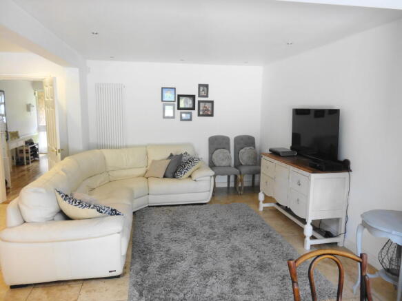 Kitchen Lounge