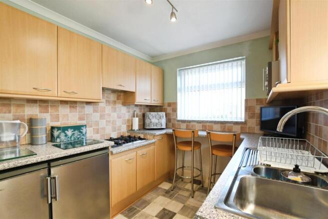 2 bed Semi-Detached Bungalow for sale Image 4