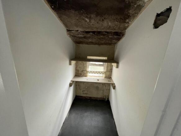 2 bed Terraced for sale Image 8