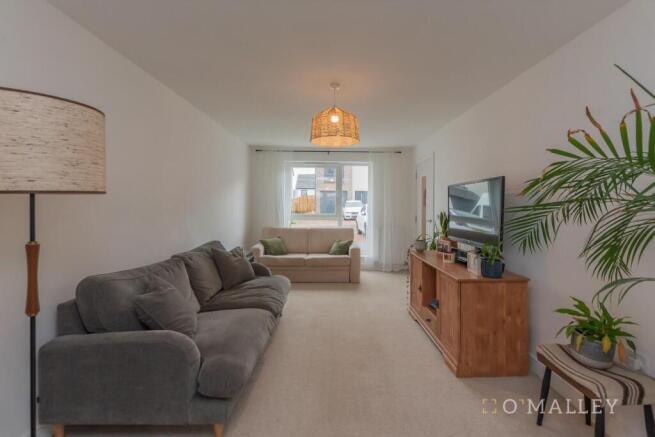 6. Living Room 1.jpg