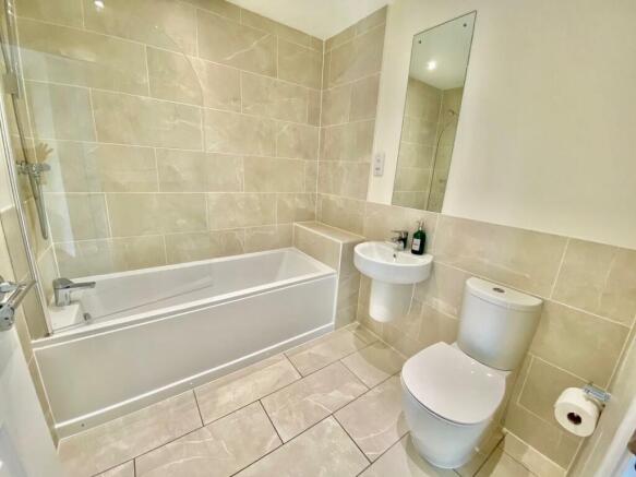 FAMILY BATHROOM