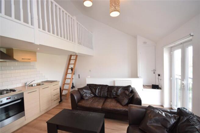 1 bed Town House to rent Image 10