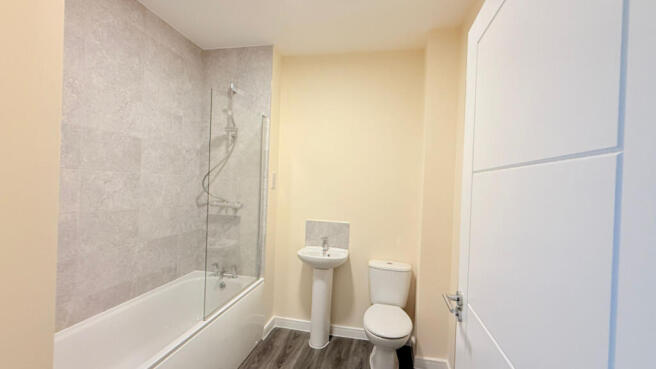 Holland Close, 
Midhurst, 
GU29 9GG photo 4