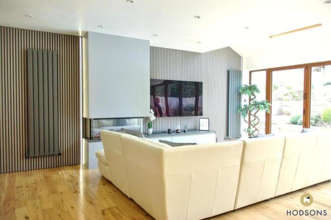 6 bed Detached for sale Image 7