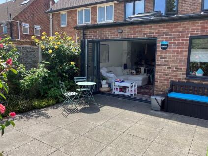 Flat 1, 9 Maitland Avenue