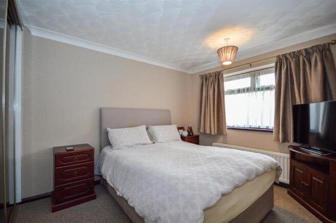 2 bed Detached Bungalow for sale Image 8