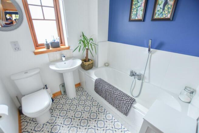 BATHROOM-2 EDIT.jpg
