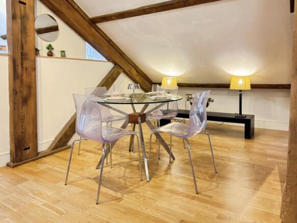 2 bed Maisonette for sale Image 8
