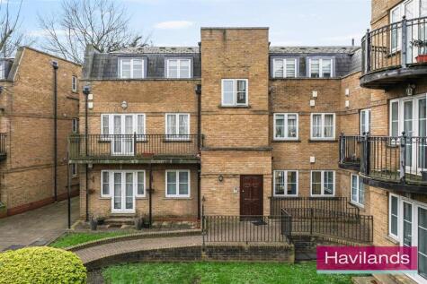 Fontaine Court, Southgate, London