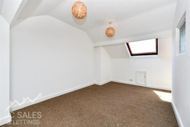 3 bed Terraced to rent Image 11