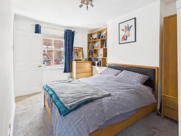 Meadow Road, Warwick * VICTORIAN DOUBLE FRONTED & TWO DOUBLE BEDROOMS * photo 4