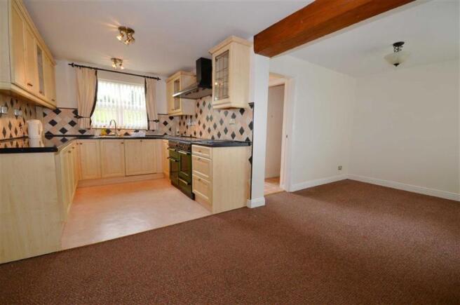 KITCHEN / BREAKFAST 