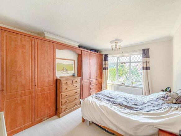 4 bed Detached for sale Image 6