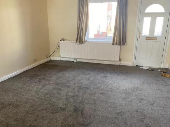 2 bed House to rent Image 5