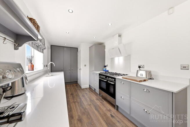 3 bed Detached for sale Image 9