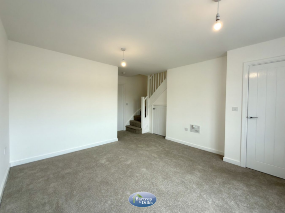 3 bed Semi-Detached for sale Image 6