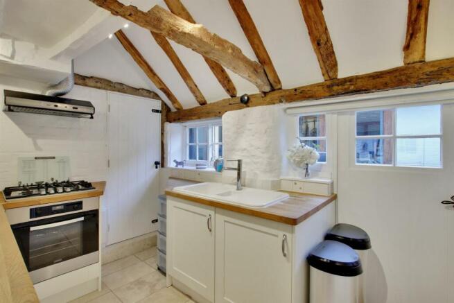Kitchen (Airbnb)