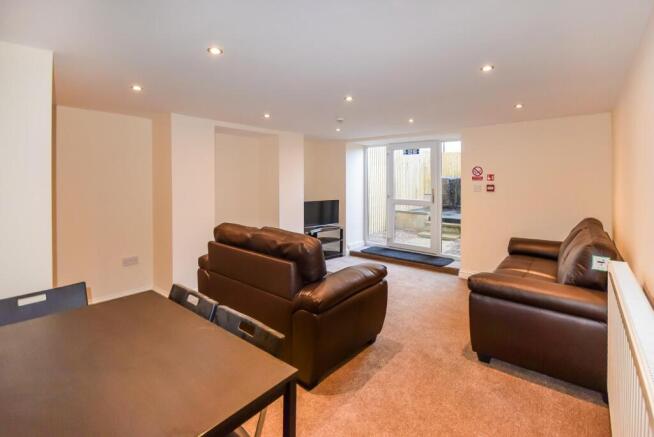 1 bed House Share to rent Image 6