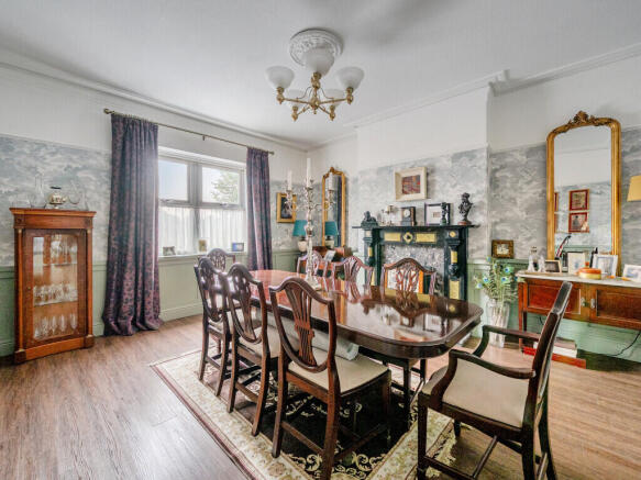 4 bed Semi-Detached for sale Image 4