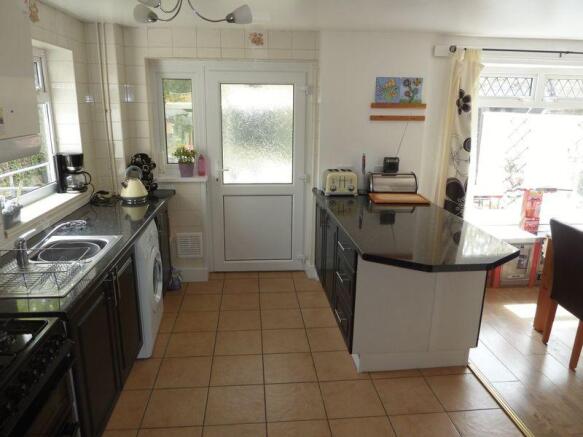 Kitchen to Din...