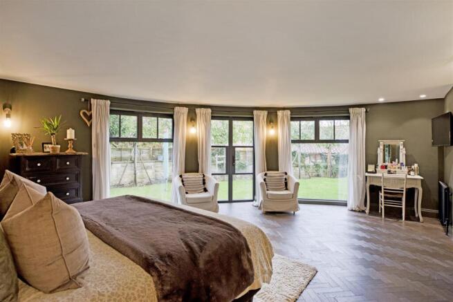 3 bed Barn Conversion for sale Image 7