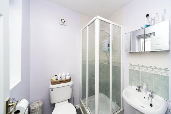 11 Ensuite