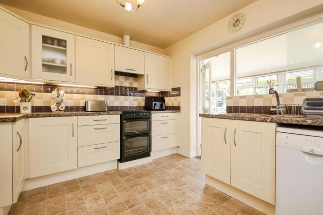 Aston Drive, Malvern, WR14 photo 4