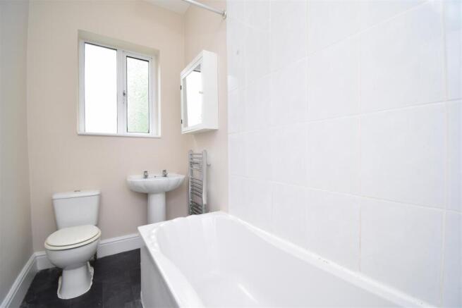 2 bed Terraced to rent Image 10