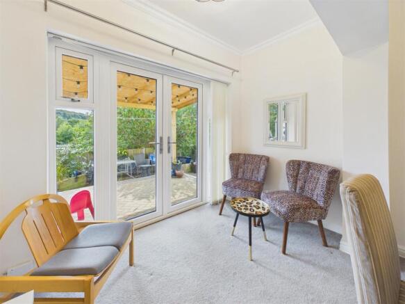 3 bed Semi-Detached for sale Image 8