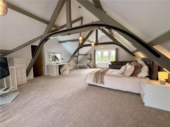 7 bed Detached for sale Image 4